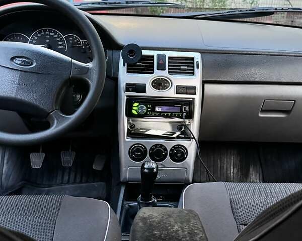 Черный ВАЗ 2172 Priora, объемом двигателя 1.6 л и пробегом 200 тыс. км за 3500 $, фото 10 на Automoto.ua