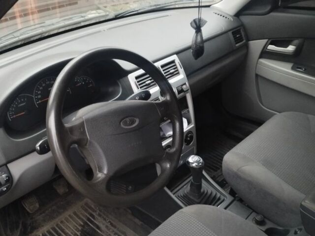 Черный ВАЗ 2172 Priora, объемом двигателя 1.6 л и пробегом 180 тыс. км за 2300 $, фото 4 на Automoto.ua