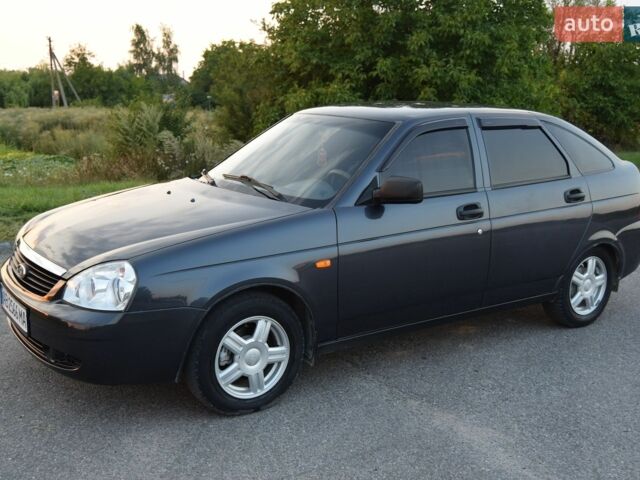 Чорний ВАЗ 2172 Priora, об'ємом двигуна 1.6 л та пробігом 98 тис. км за 2800 $, фото 1 на Automoto.ua