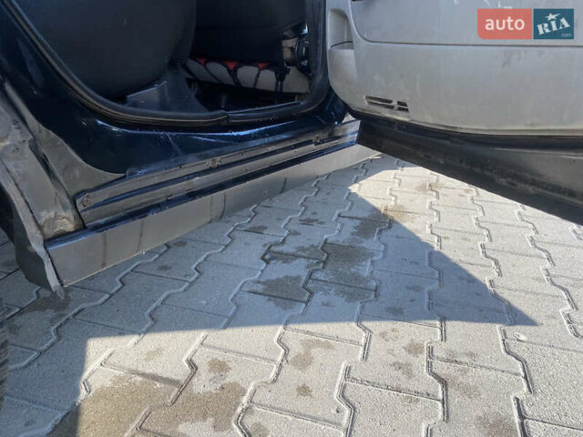 Черный ВАЗ 2172 Priora, объемом двигателя 1.6 л и пробегом 130 тыс. км за 2000 $, фото 25 на Automoto.ua