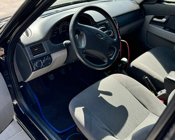 Черный ВАЗ 2172 Priora, объемом двигателя 1.6 л и пробегом 194 тыс. км за 2500 $, фото 5 на Automoto.ua