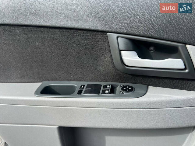 Черный ВАЗ 2172 Priora, объемом двигателя 1.6 л и пробегом 198 тыс. км за 2499 $, фото 8 на Automoto.ua