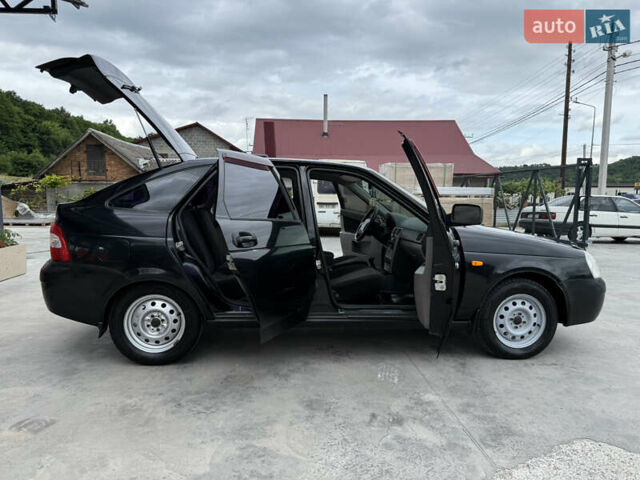 Черный ВАЗ 2172 Priora, объемом двигателя 1.6 л и пробегом 207 тыс. км за 2150 $, фото 31 на Automoto.ua