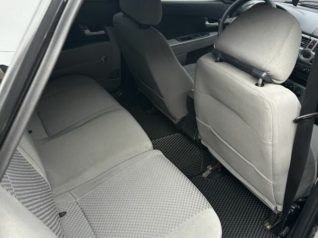 Чорний ВАЗ 2172 Priora, об'ємом двигуна 1.6 л та пробігом 250 тис. км за 3100 $, фото 5 на Automoto.ua