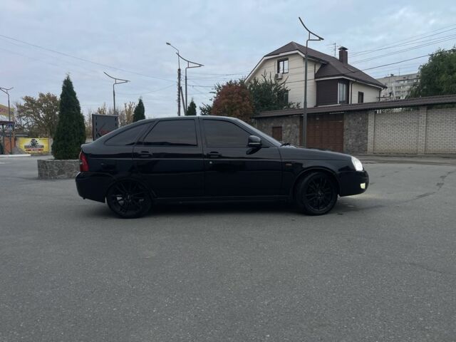 Чорний ВАЗ 2172 Priora, об'ємом двигуна 1.6 л та пробігом 260 тис. км за 4500 $, фото 2 на Automoto.ua
