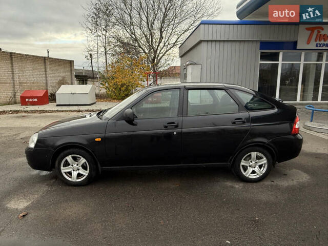 Черный ВАЗ 2172 Priora, объемом двигателя 1.6 л и пробегом 200 тыс. км за 3000 $, фото 2 на Automoto.ua