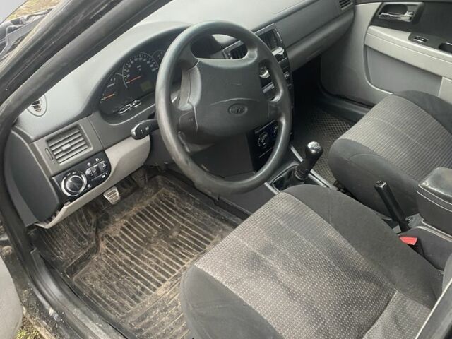 Черный ВАЗ 2172 Priora, объемом двигателя 1.6 л и пробегом 350 тыс. км за 1100 $, фото 3 на Automoto.ua