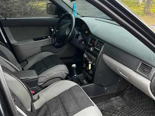 Чорний ВАЗ 2172 Priora, об'ємом двигуна 1.6 л та пробігом 180 тис. км за 2200 $, фото 9 на Automoto.ua