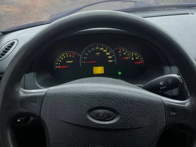 Чорний ВАЗ 2172 Priora, об'ємом двигуна 1.6 л та пробігом 180 тис. км за 2200 $, фото 5 на Automoto.ua