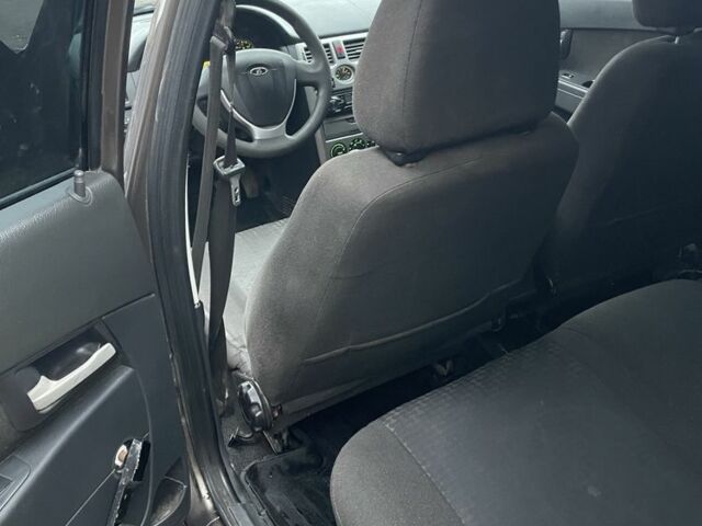 Коричневий ВАЗ 2172 Priora, об'ємом двигуна 1.6 л та пробігом 210 тис. км за 2100 $, фото 7 на Automoto.ua