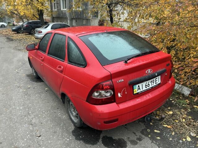 Красный ВАЗ 2172 Priora, объемом двигателя 1.6 л и пробегом 250 тыс. км за 1668 $, фото 2 на Automoto.ua