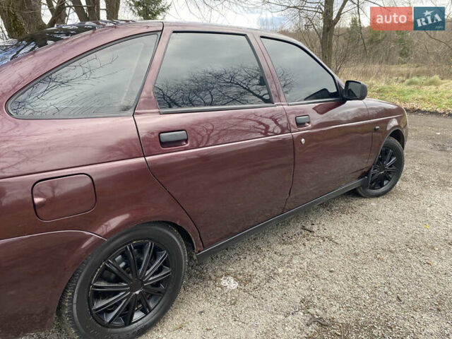 Красный ВАЗ 2172 Priora, объемом двигателя 1.6 л и пробегом 210 тыс. км за 2150 $, фото 5 на Automoto.ua