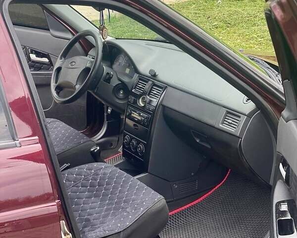 Червоний ВАЗ 2172 Priora, об'ємом двигуна 1.6 л та пробігом 163 тис. км за 3000 $, фото 3 на Automoto.ua