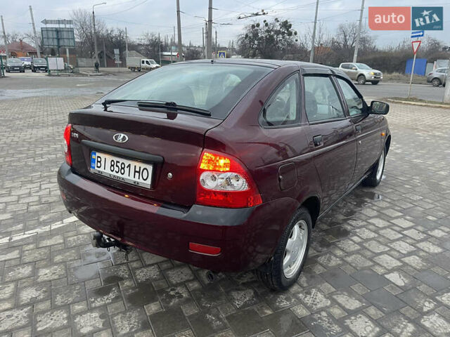 Красный ВАЗ 2172 Priora, объемом двигателя 1.6 л и пробегом 120 тыс. км за 3000 $, фото 8 на Automoto.ua