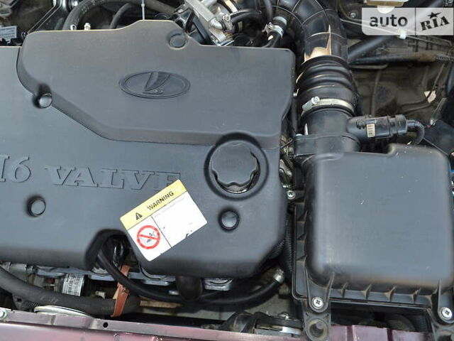 Червоний ВАЗ 2172 Priora, об'ємом двигуна 1.6 л та пробігом 115 тис. км за 3900 $, фото 27 на Automoto.ua