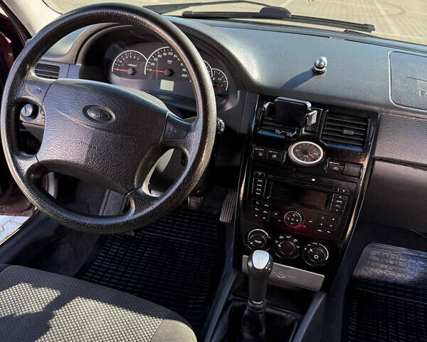 Червоний ВАЗ 2172 Priora, об'ємом двигуна 1.6 л та пробігом 249 тис. км за 3199 $, фото 7 на Automoto.ua