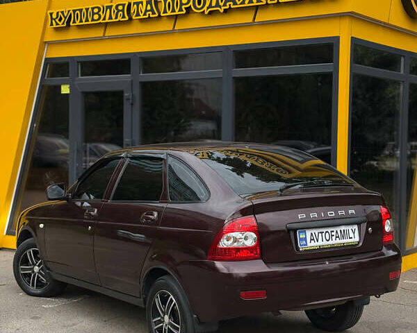 Красный ВАЗ 2172 Priora, объемом двигателя 1.6 л и пробегом 158 тыс. км за 2999 $, фото 5 на Automoto.ua