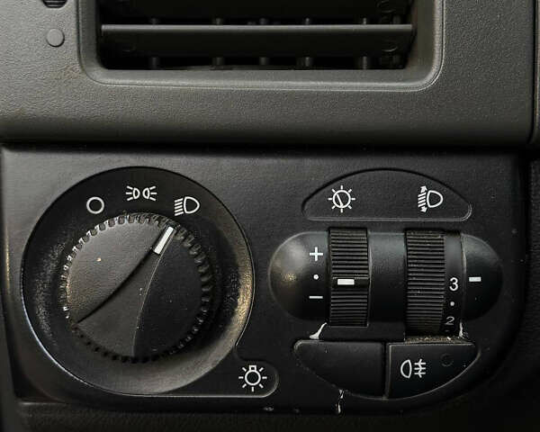 Красный ВАЗ 2172 Priora, объемом двигателя 1.6 л и пробегом 158 тыс. км за 2999 $, фото 15 на Automoto.ua