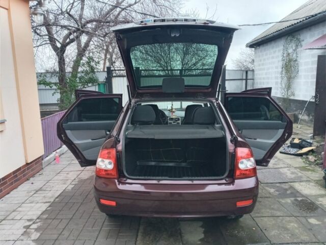 Червоний ВАЗ 2172 Priora, об'ємом двигуна 1 л та пробігом 98 тис. км за 3999 $, фото 6 на Automoto.ua