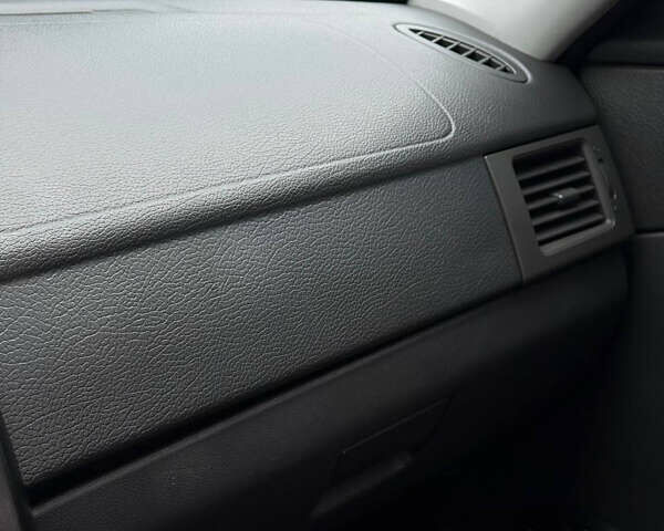 Красный ВАЗ 2172 Priora, объемом двигателя 1.6 л и пробегом 158 тыс. км за 2999 $, фото 19 на Automoto.ua