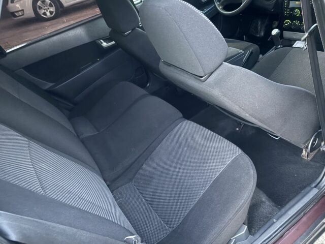 Червоний ВАЗ 2172 Priora, об'ємом двигуна 1.6 л та пробігом 252 тис. км за 3650 $, фото 23 на Automoto.ua