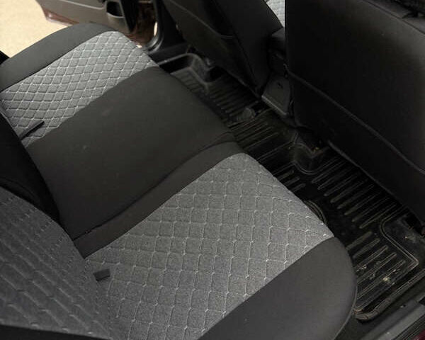 Красный ВАЗ 2172 Priora, объемом двигателя 1.6 л и пробегом 158 тыс. км за 2999 $, фото 9 на Automoto.ua