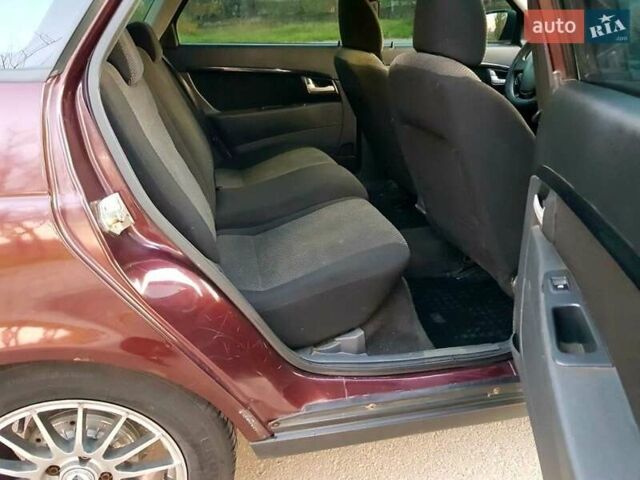 Красный ВАЗ 2172 Priora, объемом двигателя 1.6 л и пробегом 220 тыс. км за 3900 $, фото 5 на Automoto.ua