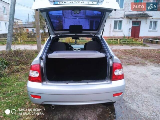 Сірий ВАЗ 2172 Priora, об'ємом двигуна 1.6 л та пробігом 110 тис. км за 2300 $, фото 16 на Automoto.ua
