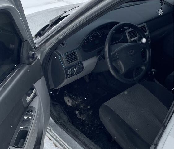 Серый ВАЗ 2172 Priora, объемом двигателя 1.6 л и пробегом 283 тыс. км за 3300 $, фото 7 на Automoto.ua