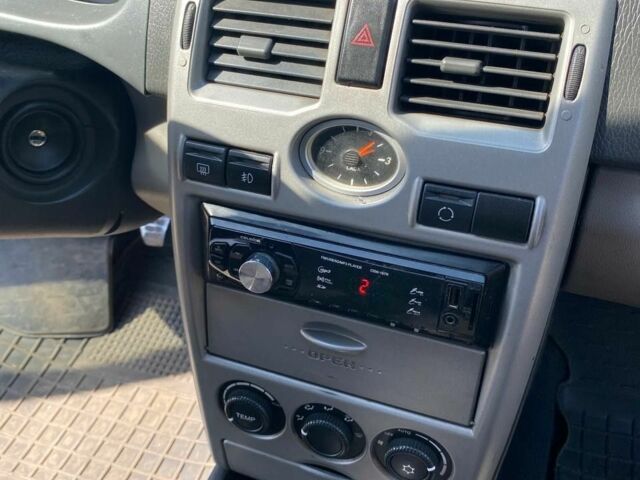 Сірий ВАЗ 2172 Priora, об'ємом двигуна 1.6 л та пробігом 220 тис. км за 1999 $, фото 6 на Automoto.ua