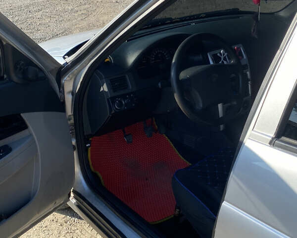 Серый ВАЗ 2172 Priora, объемом двигателя 1.6 л и пробегом 246 тыс. км за 2900 $, фото 4 на Automoto.ua