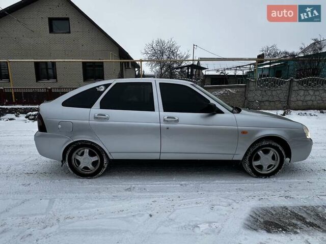 Серый ВАЗ 2172 Priora, объемом двигателя 1.6 л и пробегом 111 тыс. км за 2150 $, фото 5 на Automoto.ua