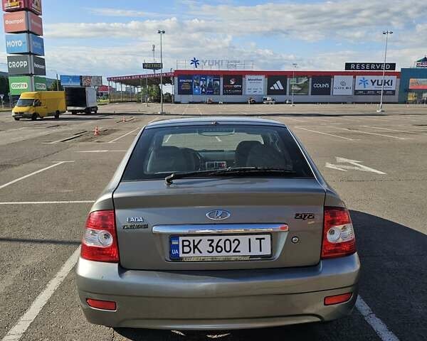 Серый ВАЗ 2172 Priora, объемом двигателя 1.6 л и пробегом 174 тыс. км за 2750 $, фото 9 на Automoto.ua