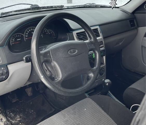 Серый ВАЗ 2172 Priora, объемом двигателя 1.6 л и пробегом 283 тыс. км за 3300 $, фото 6 на Automoto.ua