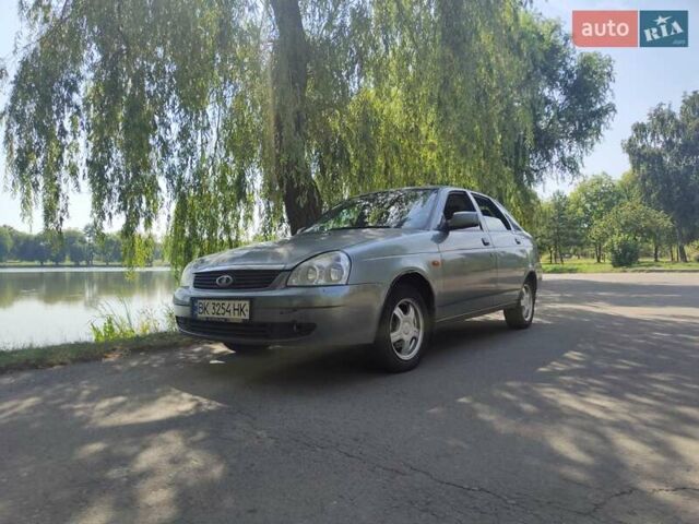 Серый ВАЗ 2172 Priora, объемом двигателя 1.6 л и пробегом 231 тыс. км за 2800 $, фото 1 на Automoto.ua