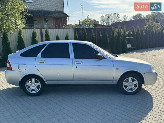 Сірий ВАЗ 2172 Priora, об'ємом двигуна 1.6 л та пробігом 169 тис. км за 2500 $, фото 1 на Automoto.ua