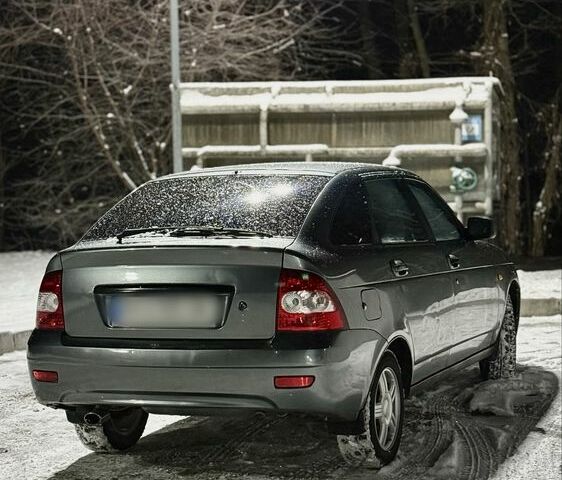 Сірий ВАЗ 2172 Priora, об'ємом двигуна 1.6 л та пробігом 110 тис. км за 2550 $, фото 1 на Automoto.ua