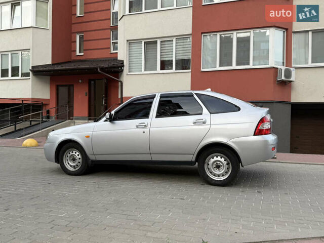 Сірий ВАЗ 2172 Priora, об'ємом двигуна 1.6 л та пробігом 59 тис. км за 1999 $, фото 2 на Automoto.ua
