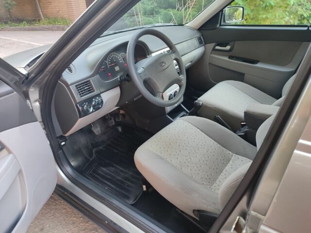 Серый ВАЗ 2172 Priora, объемом двигателя 1.6 л и пробегом 47 тыс. км за 3600 $, фото 13 на Automoto.ua