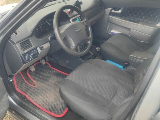 Серый ВАЗ 2172 Priora, объемом двигателя 1.6 л и пробегом 200 тыс. км за 2250 $, фото 6 на Automoto.ua