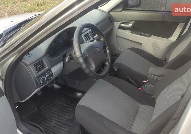 Серый ВАЗ 2172 Priora, объемом двигателя 1.6 л и пробегом 188 тыс. км за 3500 $, фото 5 на Automoto.ua