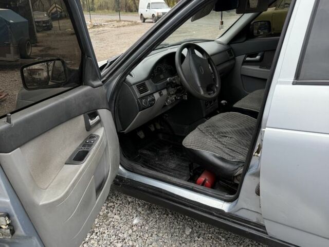 Серый ВАЗ 2172 Priora, объемом двигателя 1.6 л и пробегом 200 тыс. км за 1650 $, фото 7 на Automoto.ua