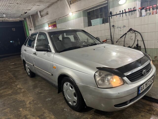 Сірий ВАЗ 2172 Priora, об'ємом двигуна 1.6 л та пробігом 187 тис. км за 2000 $, фото 1 на Automoto.ua