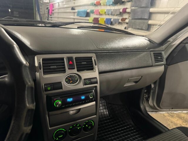 Сірий ВАЗ 2172 Priora, об'ємом двигуна 1.6 л та пробігом 187 тис. км за 2000 $, фото 11 на Automoto.ua