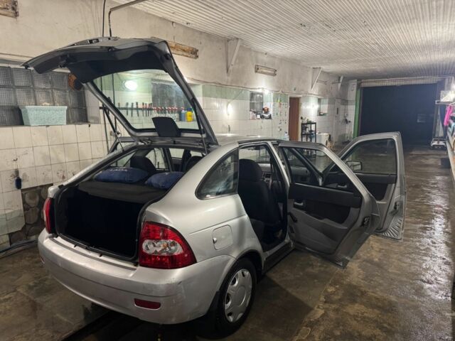 Сірий ВАЗ 2172 Priora, об'ємом двигуна 1.6 л та пробігом 187 тис. км за 2000 $, фото 9 на Automoto.ua