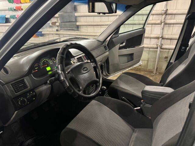 Сірий ВАЗ 2172 Priora, об'ємом двигуна 1.6 л та пробігом 187 тис. км за 2000 $, фото 7 на Automoto.ua