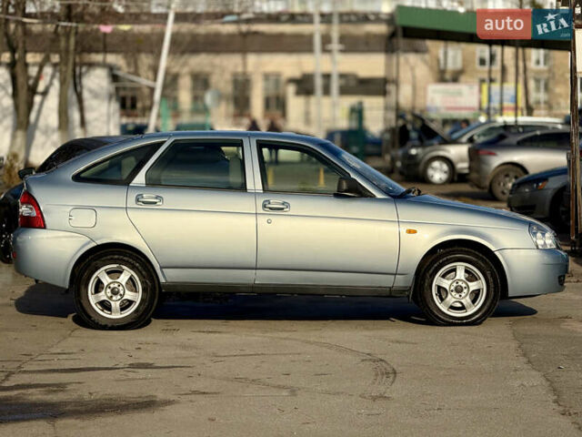 Серый ВАЗ 2172 Priora, объемом двигателя 1.6 л и пробегом 259 тыс. км за 1999 $, фото 1 на Automoto.ua