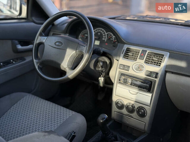 Серый ВАЗ 2172 Priora, объемом двигателя 1.6 л и пробегом 259 тыс. км за 1999 $, фото 14 на Automoto.ua