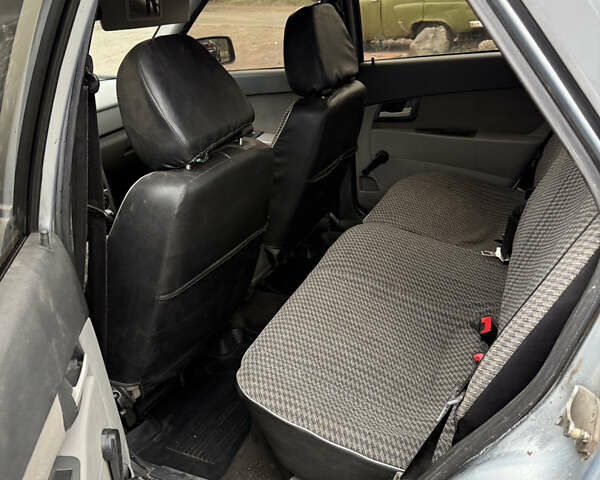 Серый ВАЗ 2172 Priora, объемом двигателя 1.6 л и пробегом 200 тыс. км за 1650 $, фото 9 на Automoto.ua