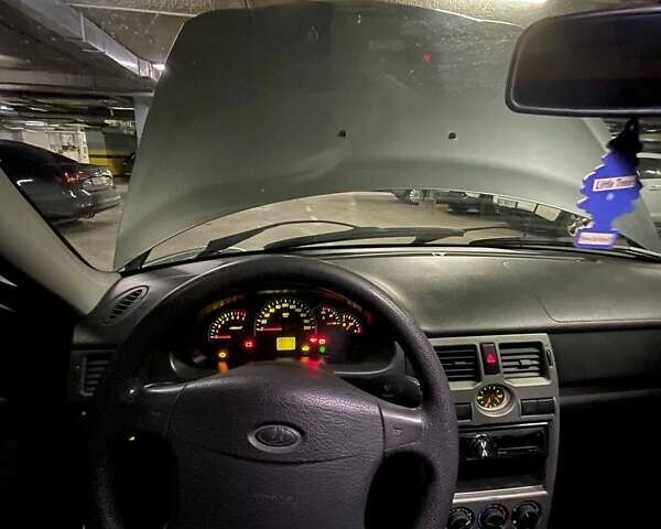 Серый ВАЗ 2172 Priora, объемом двигателя 1.6 л и пробегом 207 тыс. км за 3300 $, фото 2 на Automoto.ua